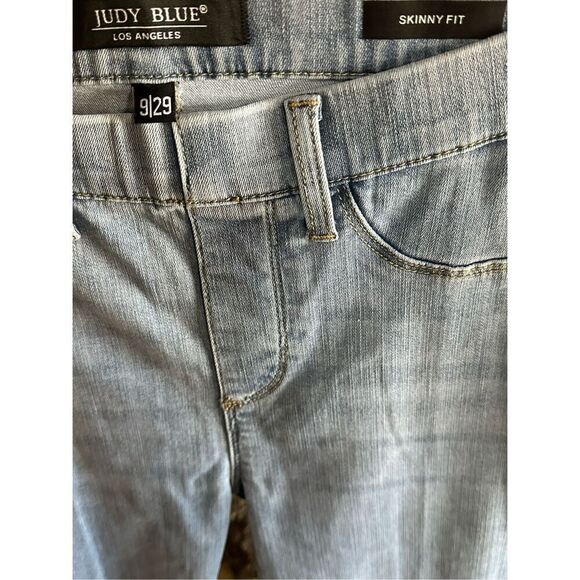 Women's Light Wash Judy Blue Pull on Skinny Fit Jeans Size 9/29 - Picture 3 of 6